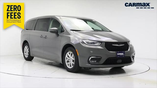 2023 Chrysler Pacifica Touring L for sale in Schaumburg, IL