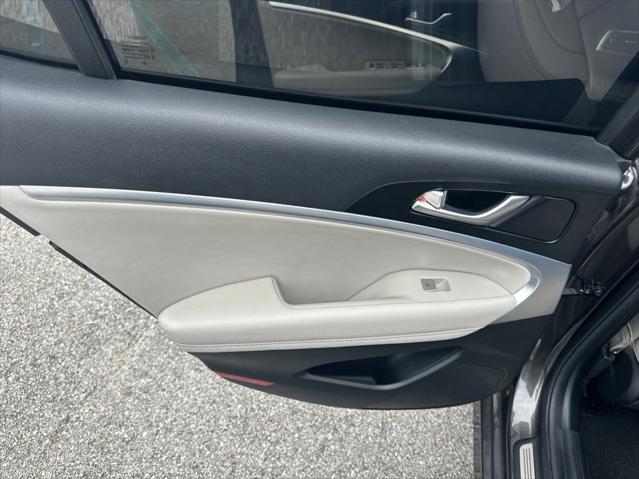 2023 Genesis G70 2.0T RWD