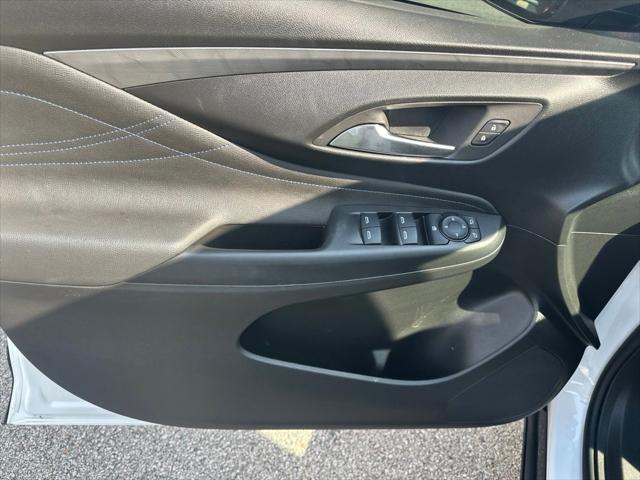 2025 Buick NV Sport Touring FWD