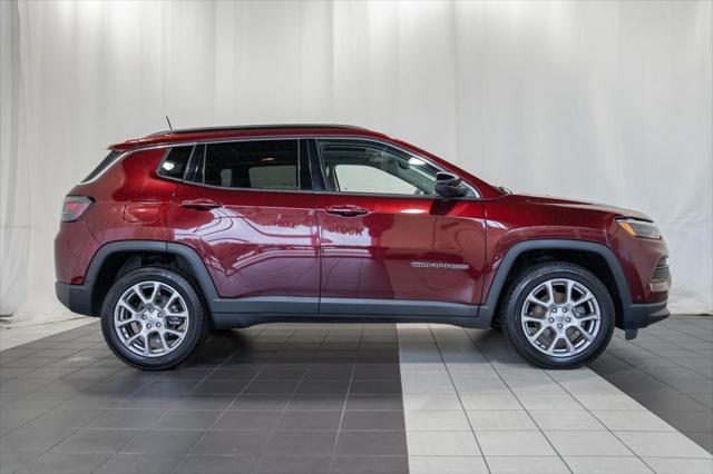 2022 Jeep Compass Latitude Lux 4x4 2022 Jeep Compass Latitude Lux 4x4