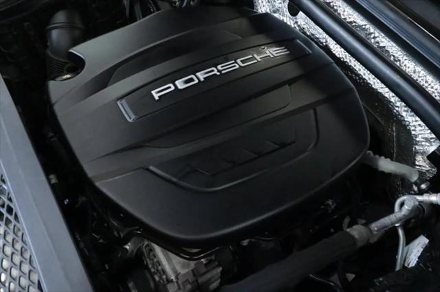 2021 Porsche Macan Macan