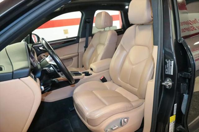 2021 Porsche Macan Macan