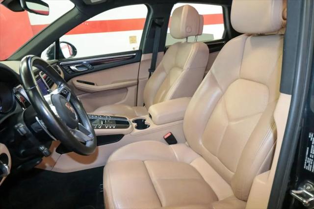 2021 Porsche Macan Macan