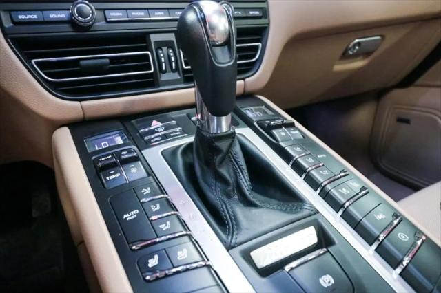 2021 Porsche Macan Macan