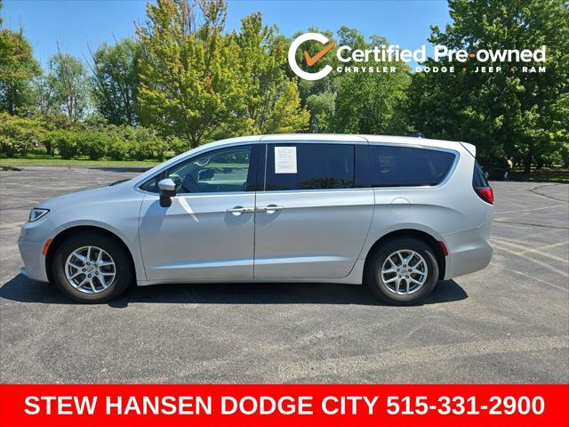 2023 Chrysler Pacifica Touring L for sale in Urbandale, IA