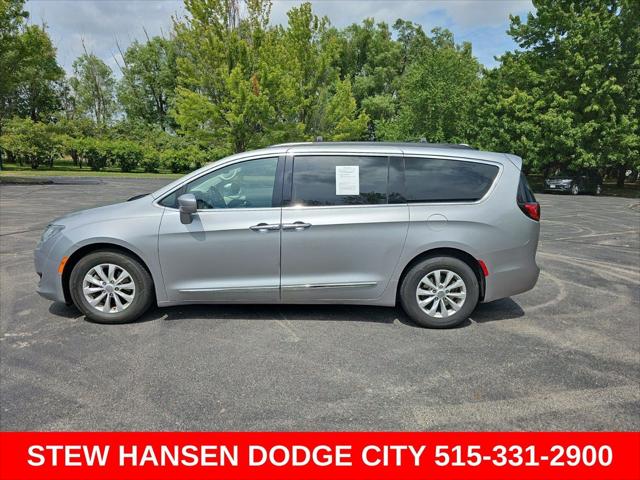 2017 Chrysler Pacifica Touring-L for sale in Urbandale, IA