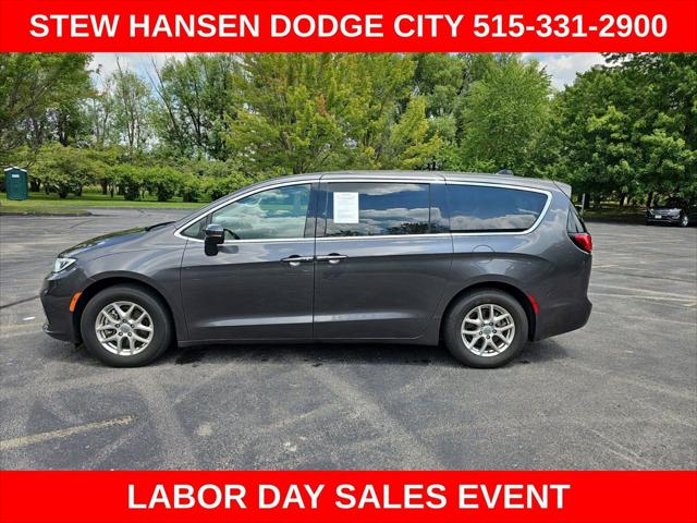 2023 Chrysler Pacifica Touring L for sale in Urbandale, IA