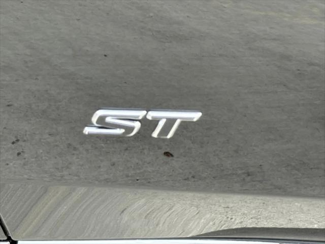 2026 Buick NV Sport Touring FWD