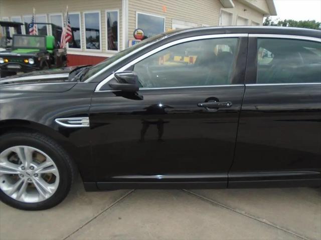 2016 Ford Taurus SEL