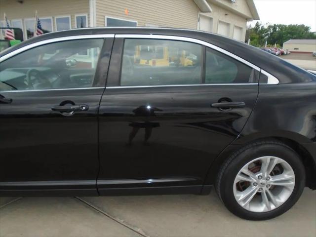 2016 Ford Taurus SEL