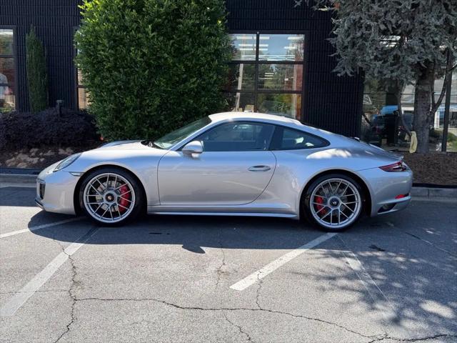 2018 Porsche 911 Carrera GTS