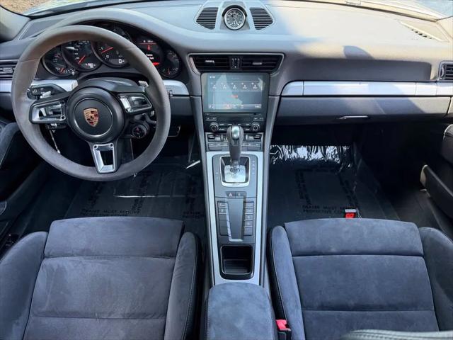 2018 Porsche 911 Carrera GTS