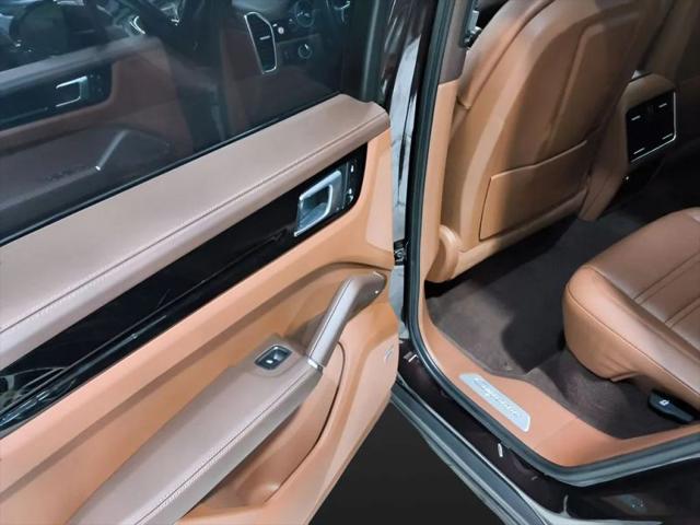 2023 Porsche Cayenne Base