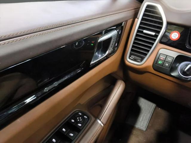 2023 Porsche Cayenne Base