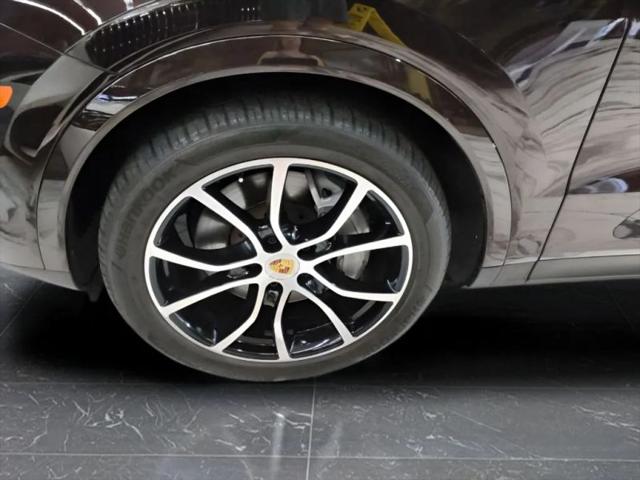 2023 Porsche Cayenne Base