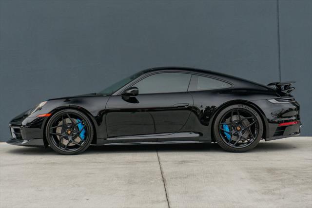 2022 Porsche 911 Carrera 4 GTS