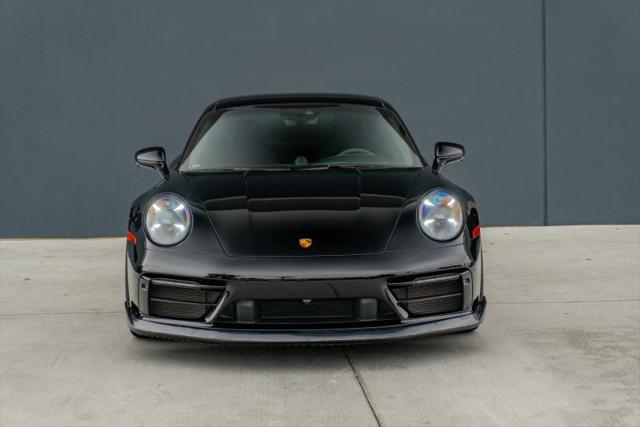 2022 Porsche 911 Carrera 4 GTS