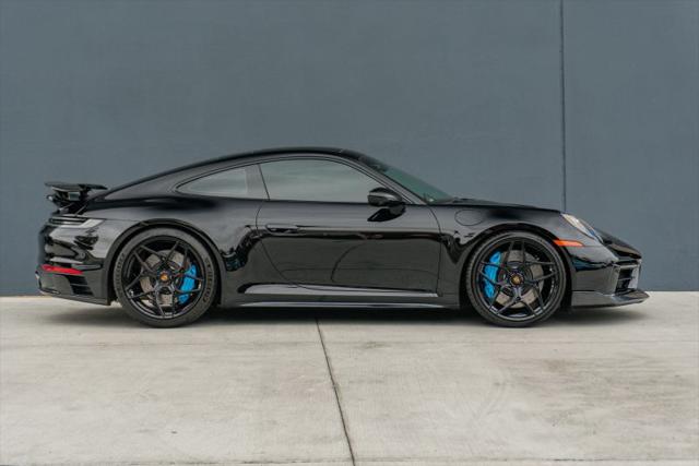 2022 Porsche 911 Carrera 4 GTS