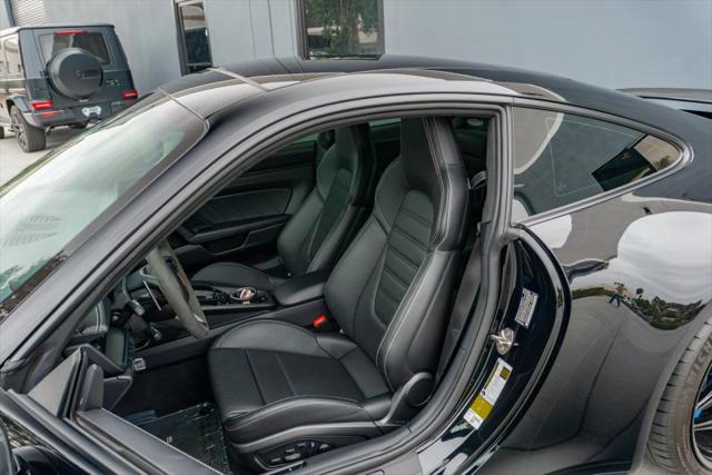 2022 Porsche 911 Carrera 4 GTS