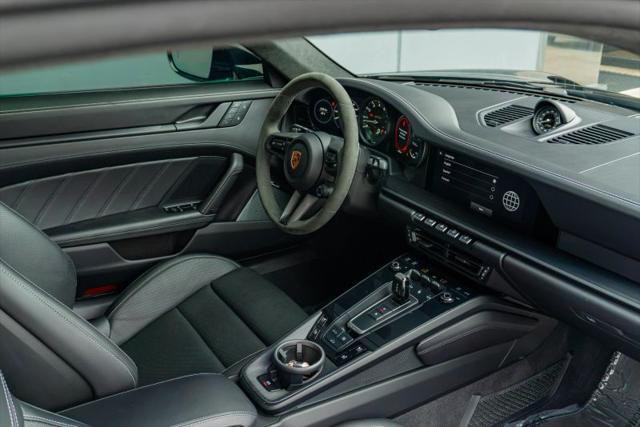 2022 Porsche 911 Carrera 4 GTS