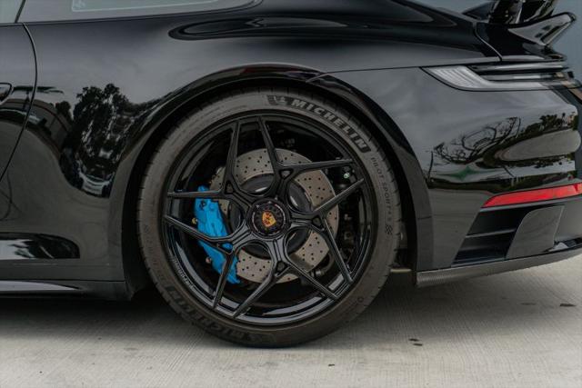 2022 Porsche 911 Carrera 4 GTS