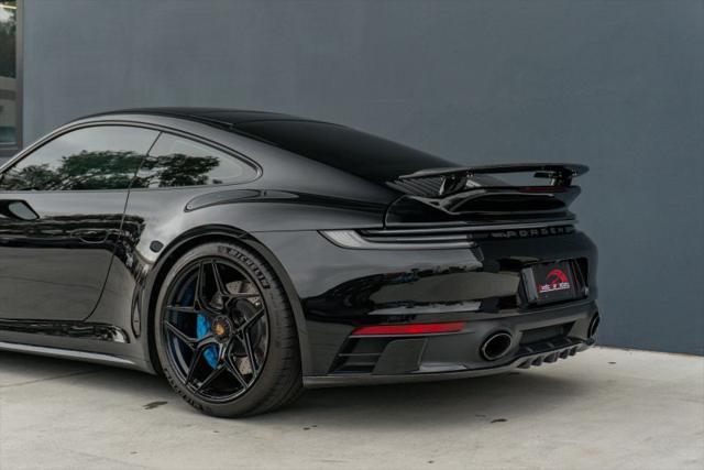 2022 Porsche 911 Carrera 4 GTS