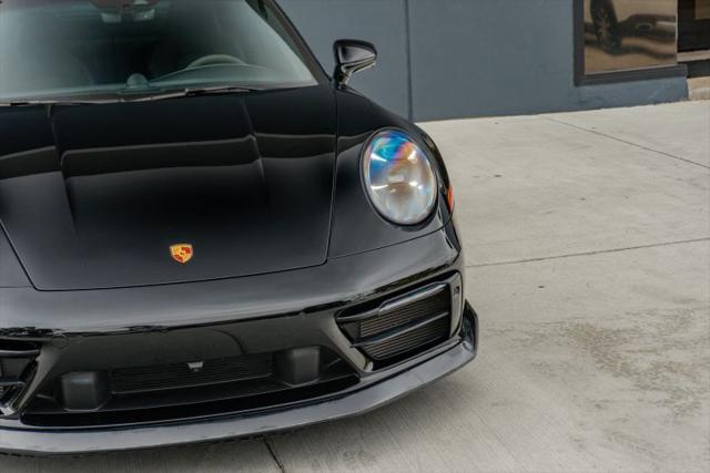 2022 Porsche 911 Carrera 4 GTS