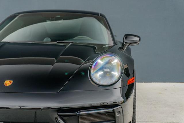 2022 Porsche 911 Carrera 4 GTS
