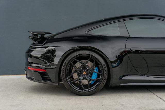 2022 Porsche 911 Carrera 4 GTS