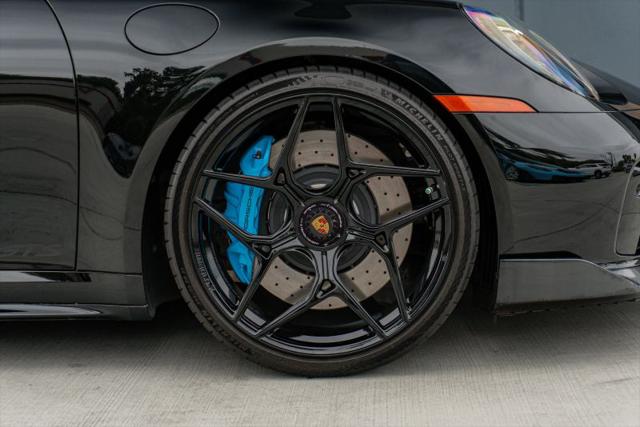 2022 Porsche 911 Carrera 4 GTS