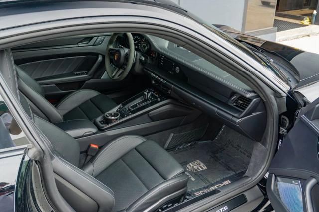 2022 Porsche 911 Carrera 4 GTS