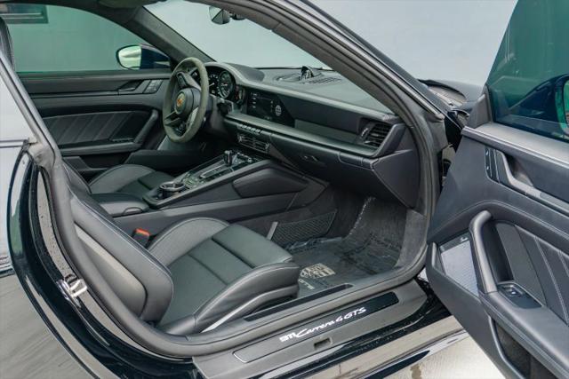 2022 Porsche 911 Carrera 4 GTS