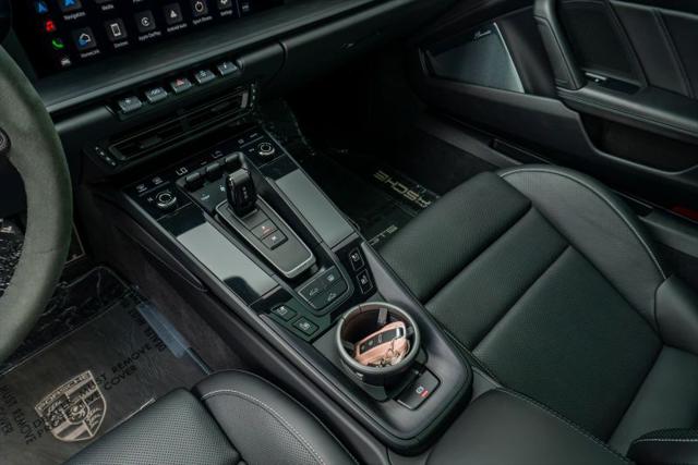 2022 Porsche 911 Carrera 4 GTS