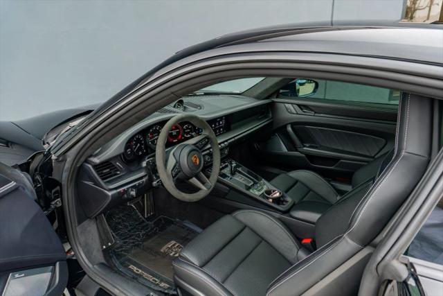 2022 Porsche 911 Carrera 4 GTS