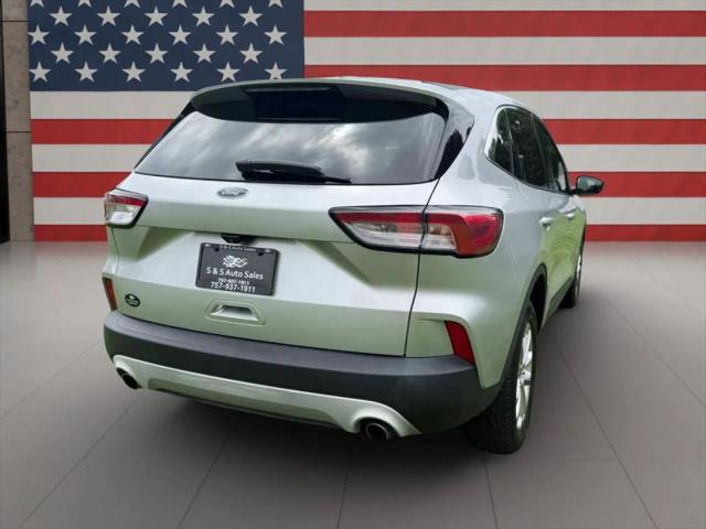 2020 Ford Escape SE