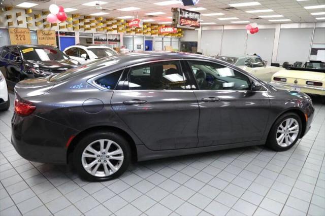 2016 Chrysler 200 Limited