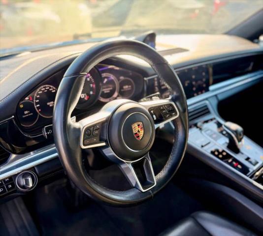 2017 Porsche Panamera 4