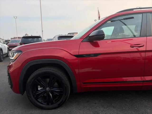 2023 Volkswagen Atlas 3.6L V6 SEL R-Line Black