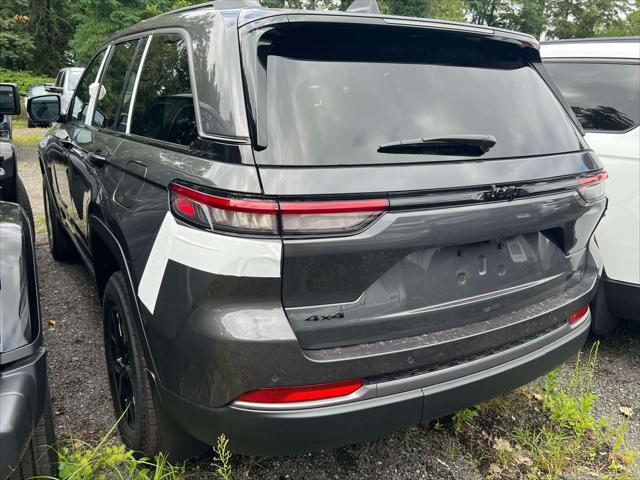 2026 Jeep Grand Cherokee GRAND CHEROKEE LAREDO ALTITUDE 4X4 2026 Jeep Grand Cherokee GRAND CHEROKEE LAREDO ALTITUDE 4X4