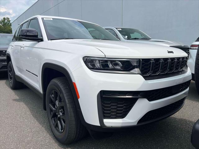 2026 Jeep Grand Cherokee GRAND CHEROKEE LAREDO ALTITUDE 4X4 2026 Jeep Grand Cherokee GRAND CHEROKEE LAREDO ALTITUDE 4X4