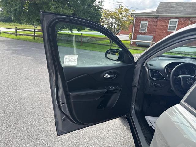 2023 Jeep Cherokee Altitude Lux 4x4