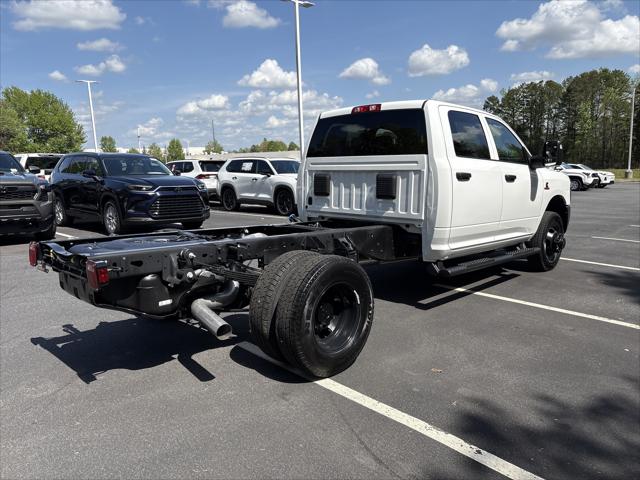 New 2026 Bright White Clear-Coat Exterior Paint RAM TRADESMAN image 33