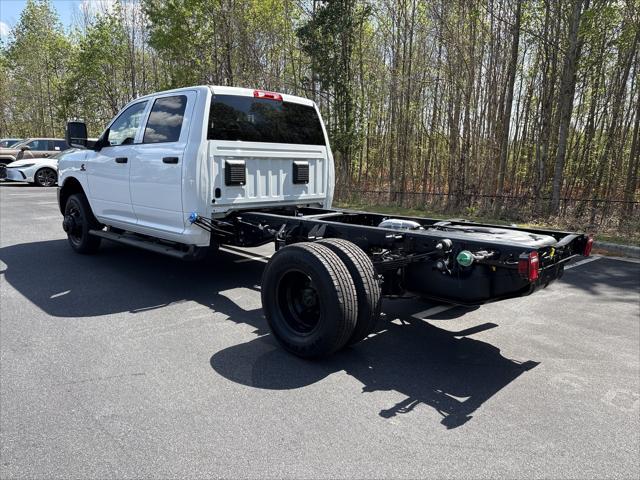 New 2026 Bright White Clear-Coat Exterior Paint RAM TRADESMAN image 35