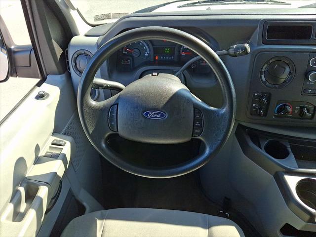2012 Ford E-350 Super Duty XLT