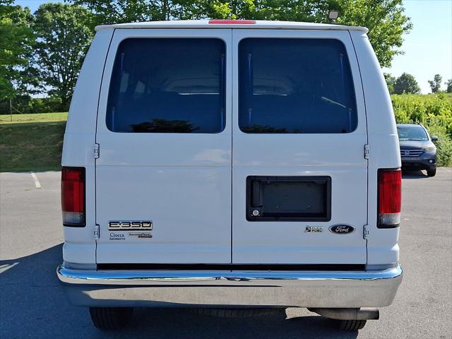 2012 Ford E-350 Super Duty XLT
