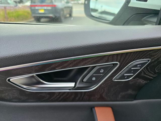 2022 Audi Q8 Premium Plus 55 TFSI quattro Tiptronic