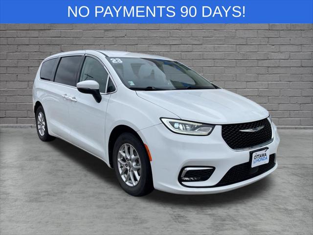 2023 Chrysler Pacifica Touring L for sale in Portage, WI