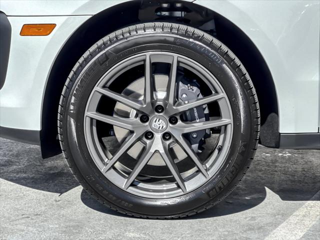 2026 Porsche Macan T