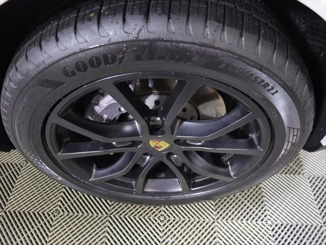 2024 Porsche Cayenne Base