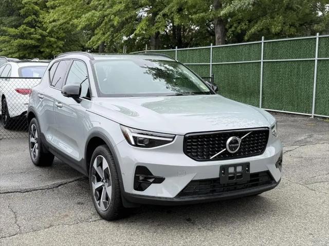 2026 Volvo XC40 Plus, B5 AWD Gas (mild hybrid), Dark for sale in Queens, NY